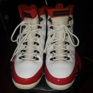 MENS JORDAN RETRO 9 RED/WHITE SIZE 9.5